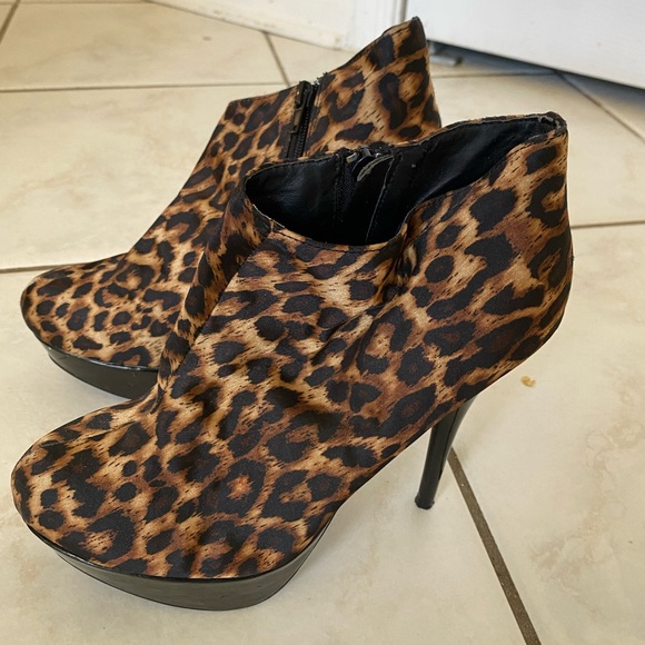 Bamboo platform leopard print booties - Picture 2 of 7